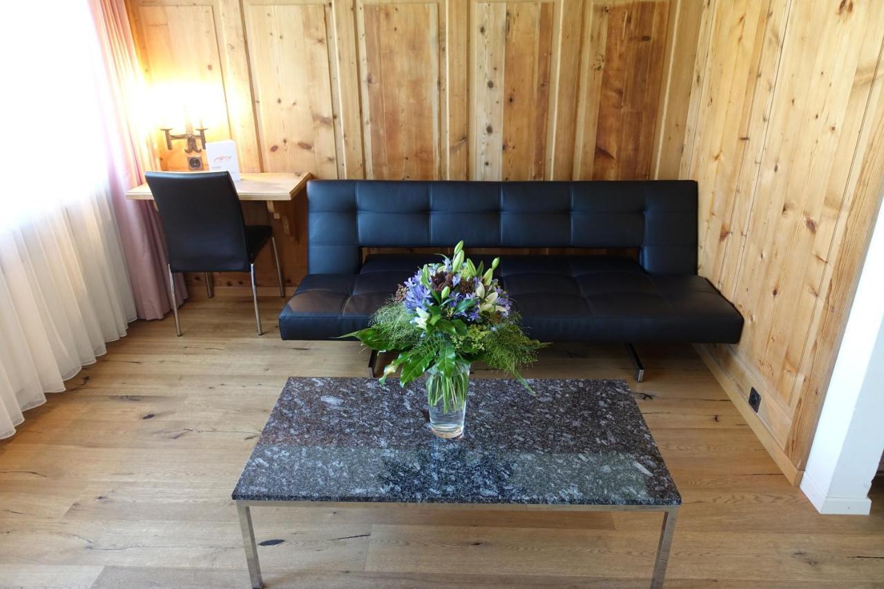 Hotel Restaurant Chesa Flims Oda fotoğraf